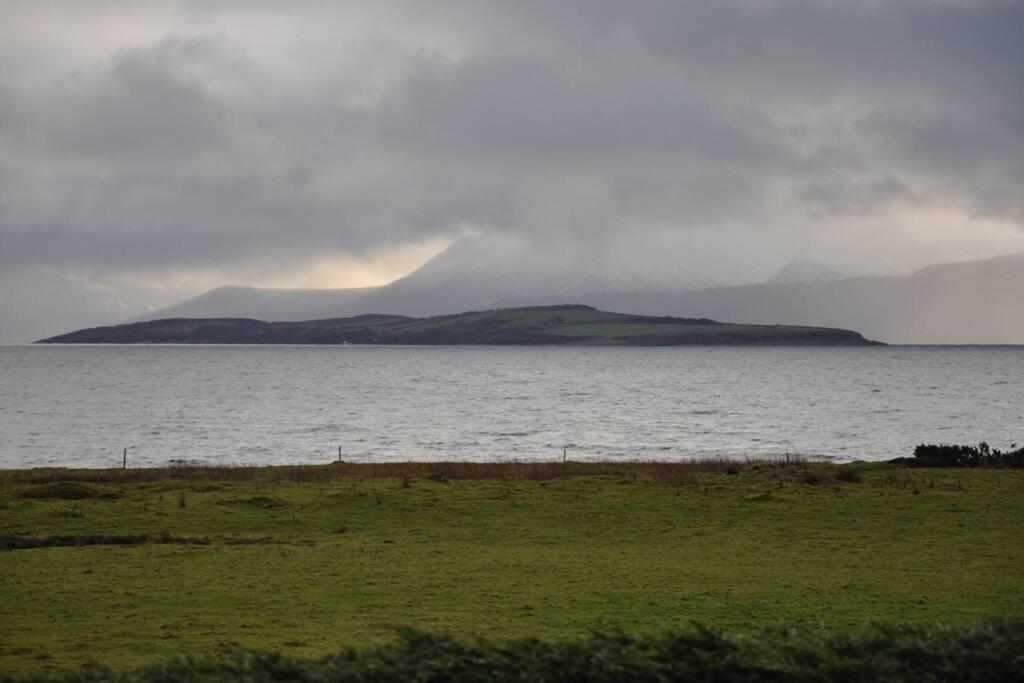 Beautiful Spacious Old Schoolhouse With Stunning Sea Views And Beach Nearby Villa Port Bannatyne Exteriör bild